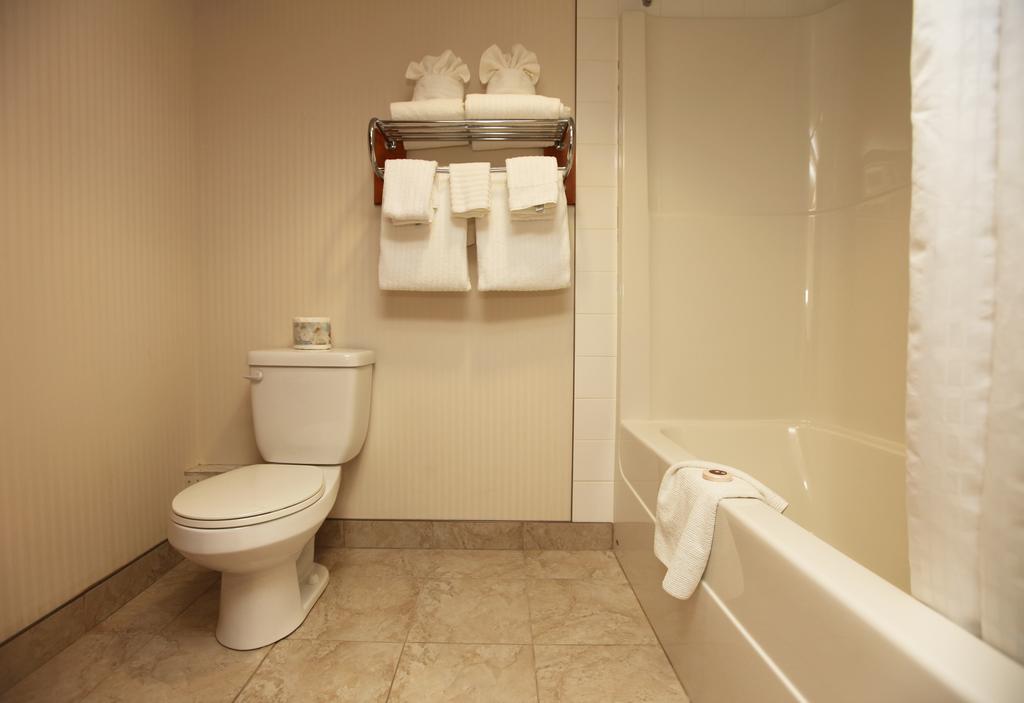 St. Albert Inn & Suites Saint Albert Szoba fotó