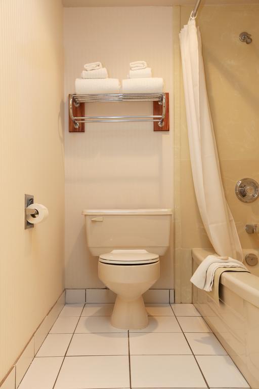 St. Albert Inn & Suites Saint Albert Szoba fotó