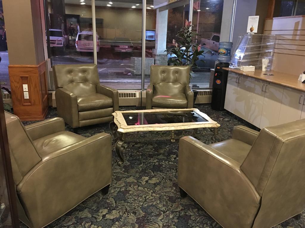 St. Albert Inn & Suites Saint Albert Kültér fotó